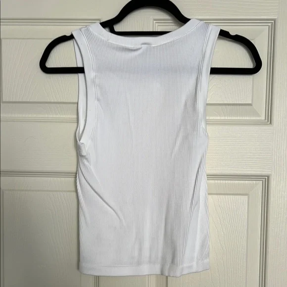 Aritzia Seamless White Ribbed Tank Top - Picture 3 of 3